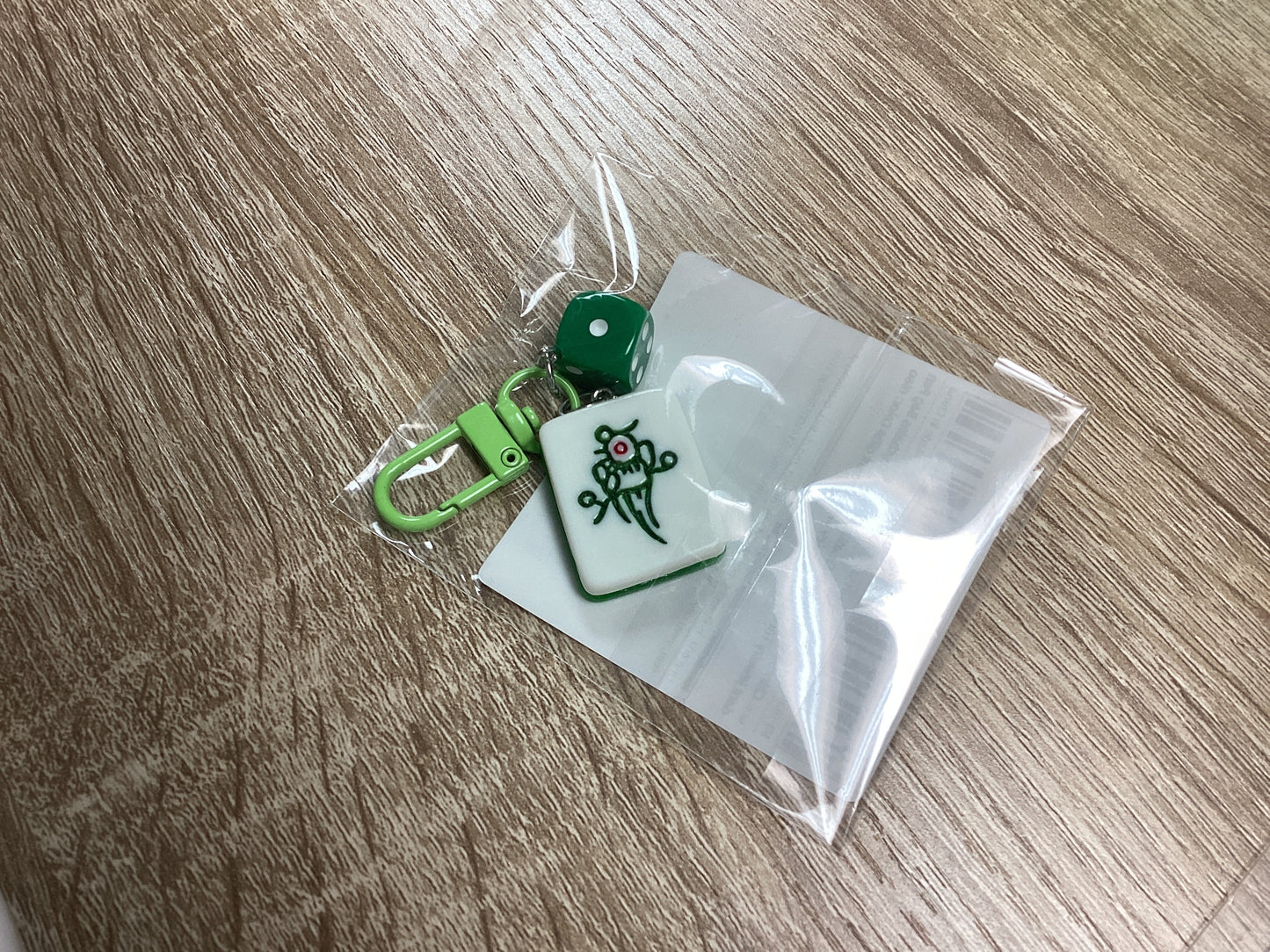 Mahjong keychain - tile and dice