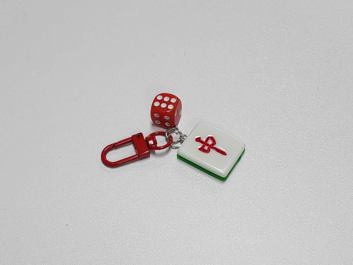 Mahjong keychain - tile and dice