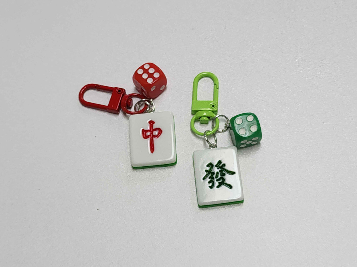 Mahjong keychain - tile and dice
