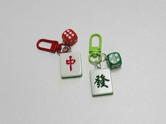 Mahjong keychain - tile and dice