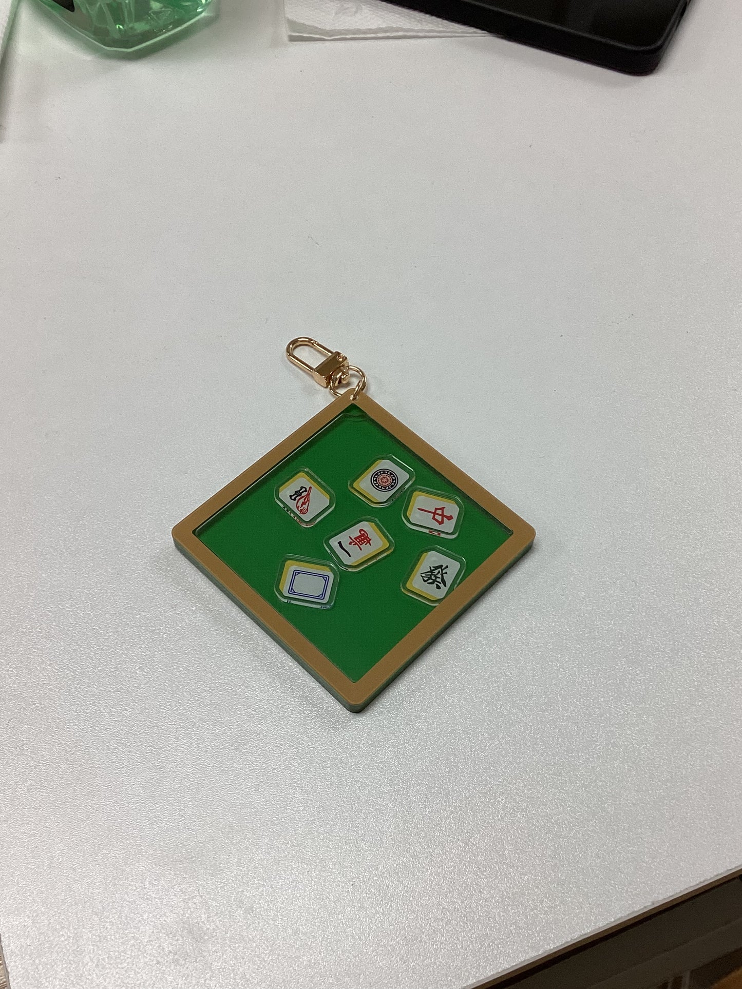 Mahjong keychain - shaker table